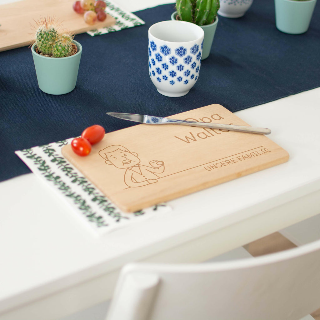 Frühstücksbrettchen mit Gravur - Personalisiert mit Namen - Großvater "Unsere Familie" | Holz, natur - Geschenk für Opa zum Geburtstag & Weihnachten.