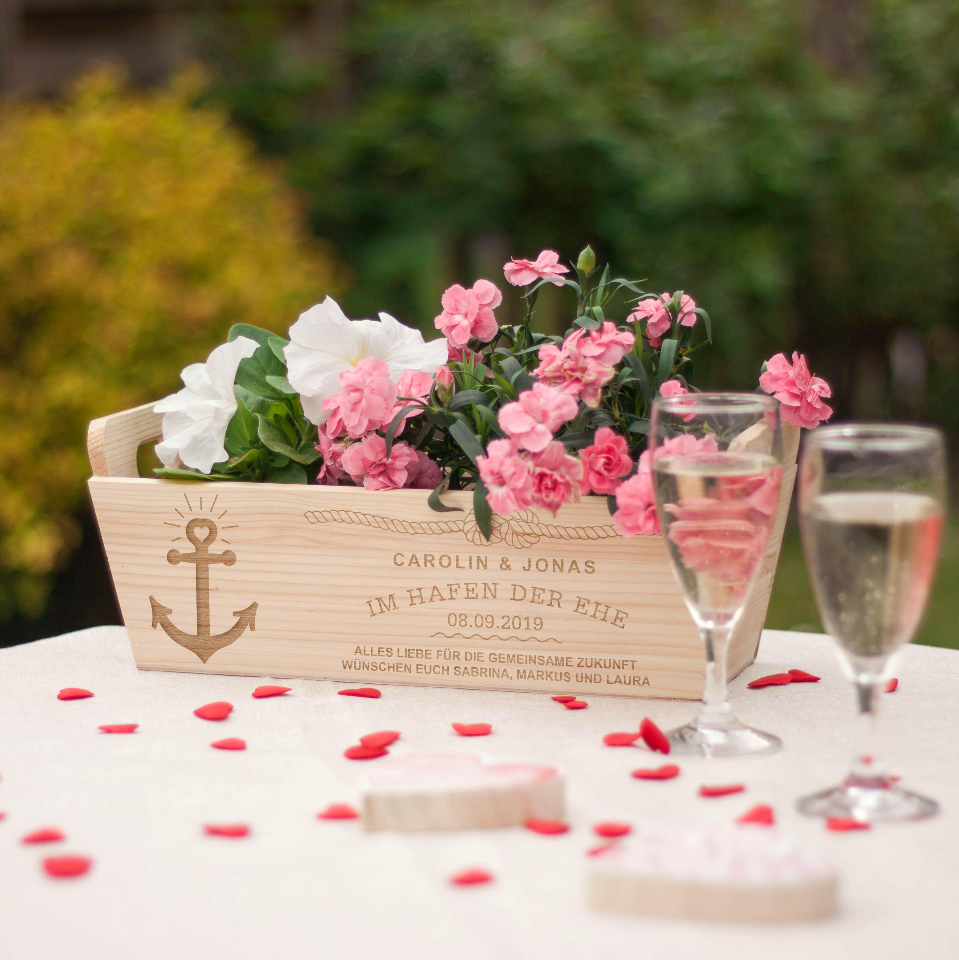 Blumenkasten zur Hochzeit - Personalisiert (Hafen der Ehe Motiv)