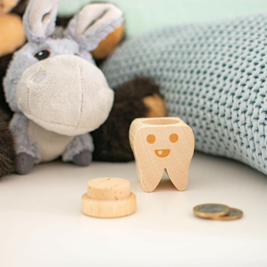 Milchzahndose in Form von Zahn mit Smiley Design - ca. 6 x 4 cm | Zahnbox als Zahnfee Geschenk für Jungen & Mädchen - Milchzahnbox & Zahndose aus Holz.