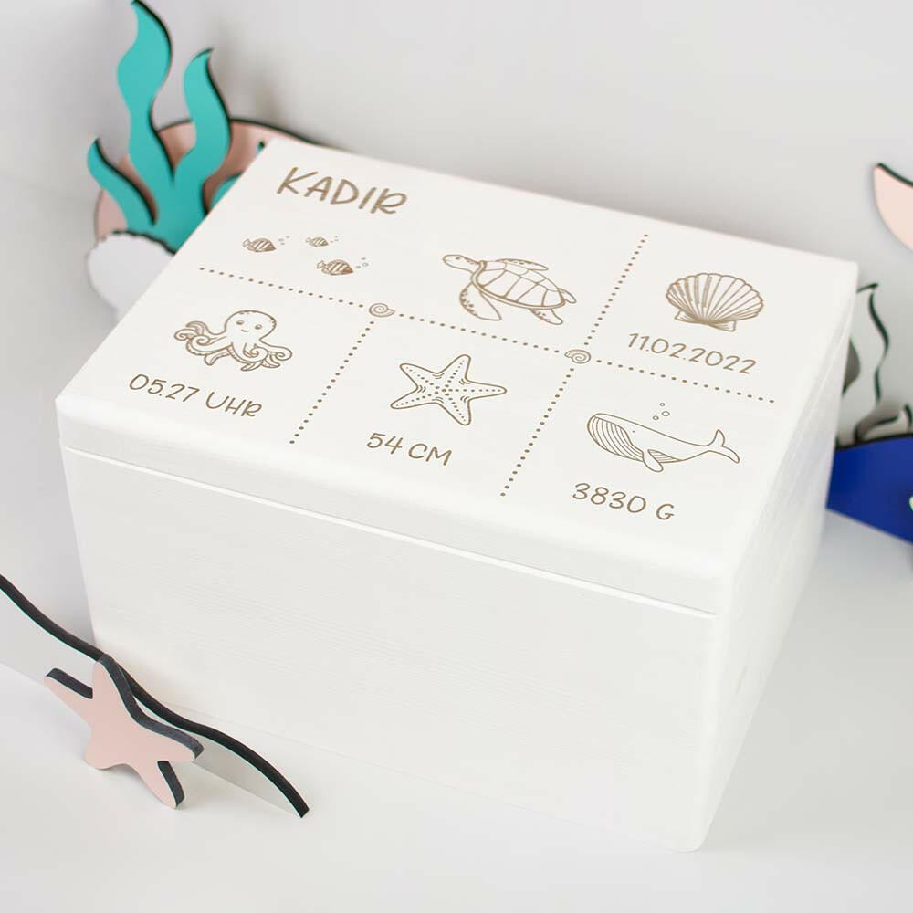 Holzkiste mit Gravur - Personalisiert - Meerestiere Motiv - Ocean Serie - Weiß.
