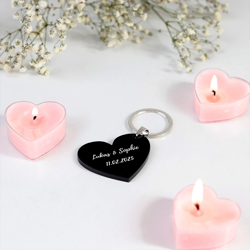 Personalisierter Schlüsselanhänger mit Foto & Widmung als Gastgeschenk zur Hochzeit | Herzform, Acrylglas - Image 9