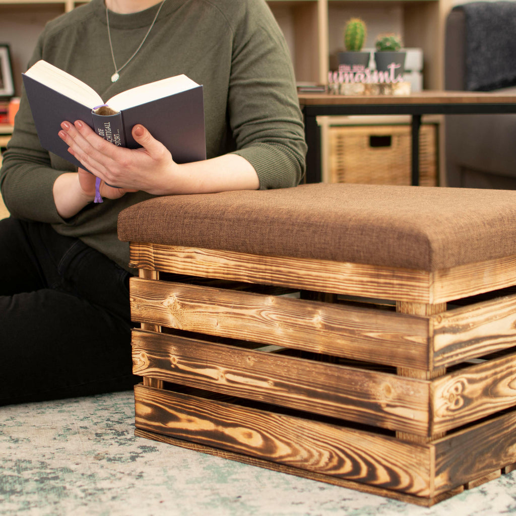 Sitzhocker mit Stauraum - ca. 50x40x30cm, Geflammt - Hocker aus Holz | Sitzbank & Aufbewahrungshocker mit Deckel - Sitzpouf & Fußhocker.