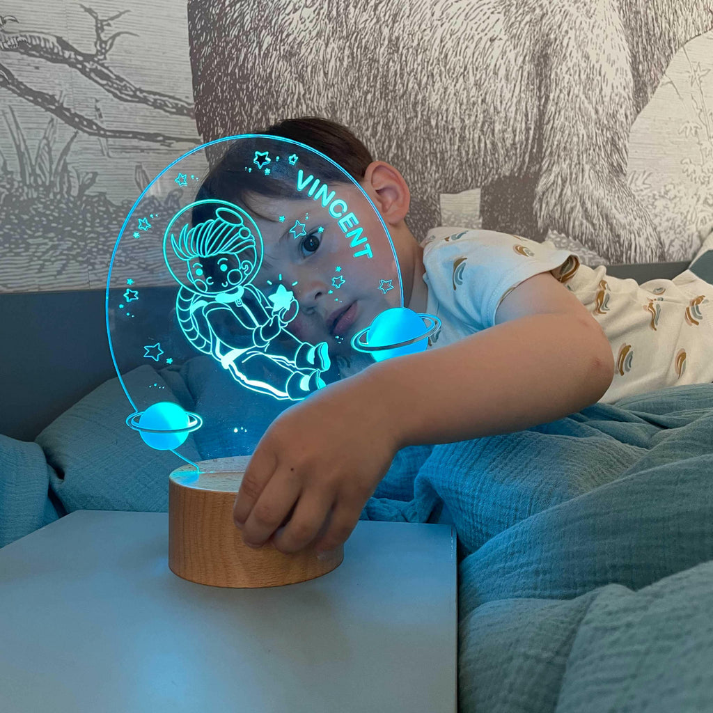 LED Kinder Nachtlicht - Personalisiert - Schlummerlicht Baby mit Namen - Astronaut 3D Lampe - Image 9