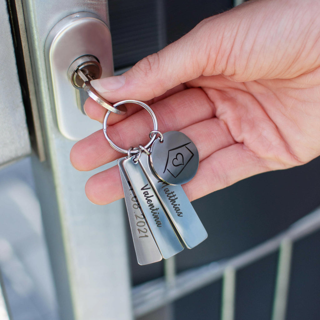 Schlüsselanhänger personalisiert mit Namen & individueller Gravur - Sweet Home | Romantisches Geschenk für sie und ihn, Hochzeitsgeschenk.