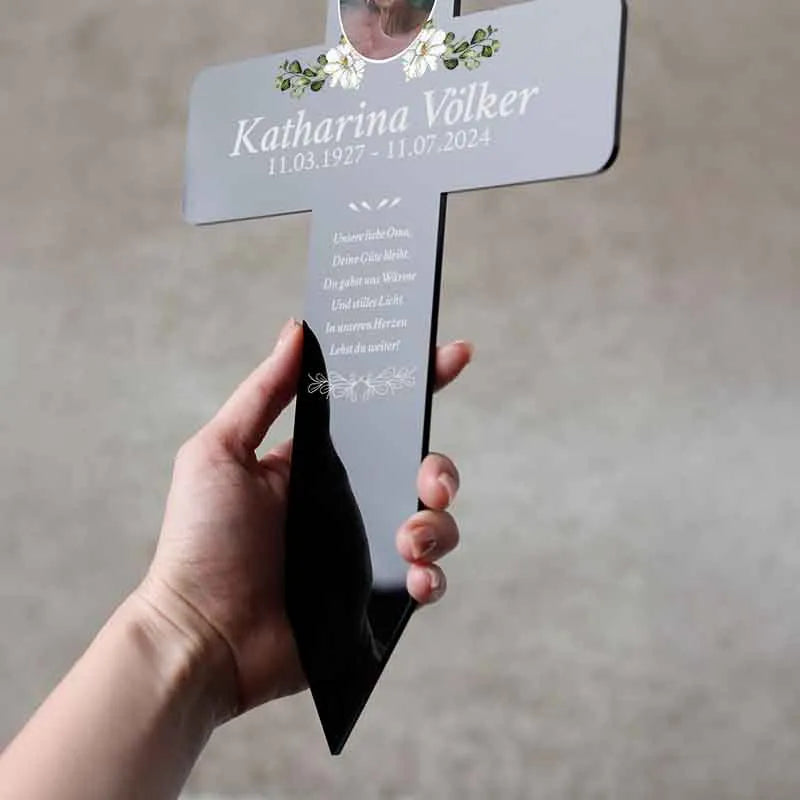 Personalisiertes Grabkreuz aus Acryl als Grabschmuck für Menschen mit Foto & Wunschtext - Blumen - Image 6