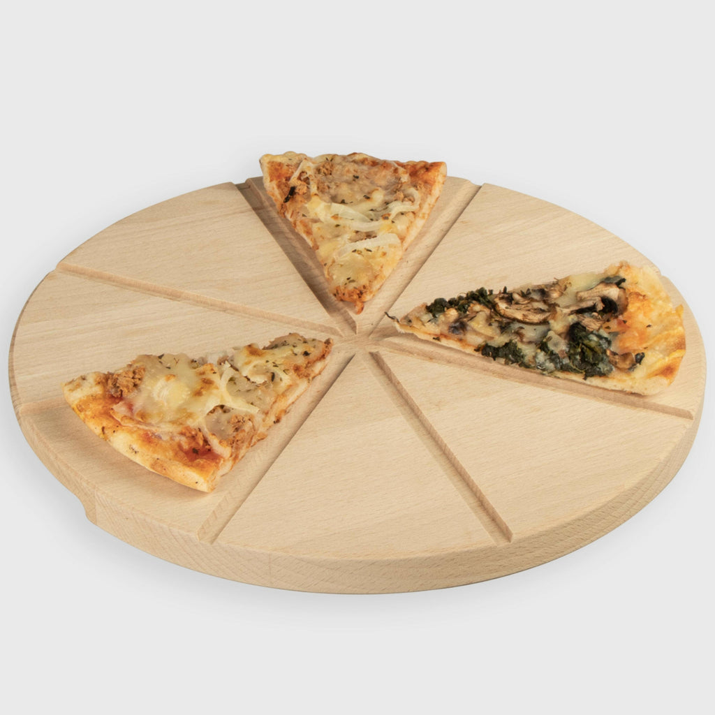 Pizzabrett aus Holz - mit Griff, Mulden & Schneiderillen.