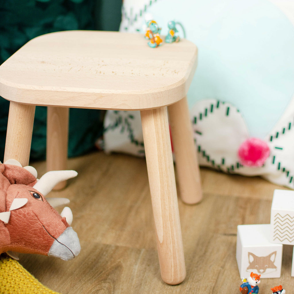 Kinderhocker aus Holz.