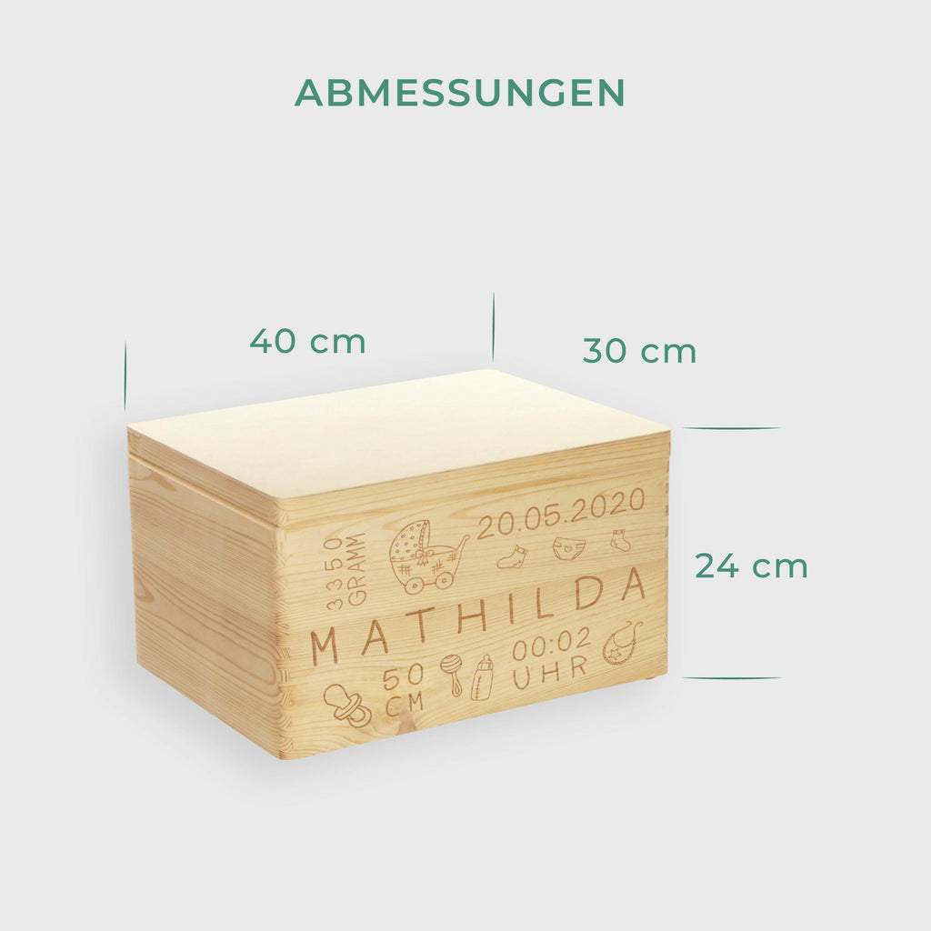Holzkiste zur Geburt - Personalisiert - Rassel Front-Motiv - Größe XL.