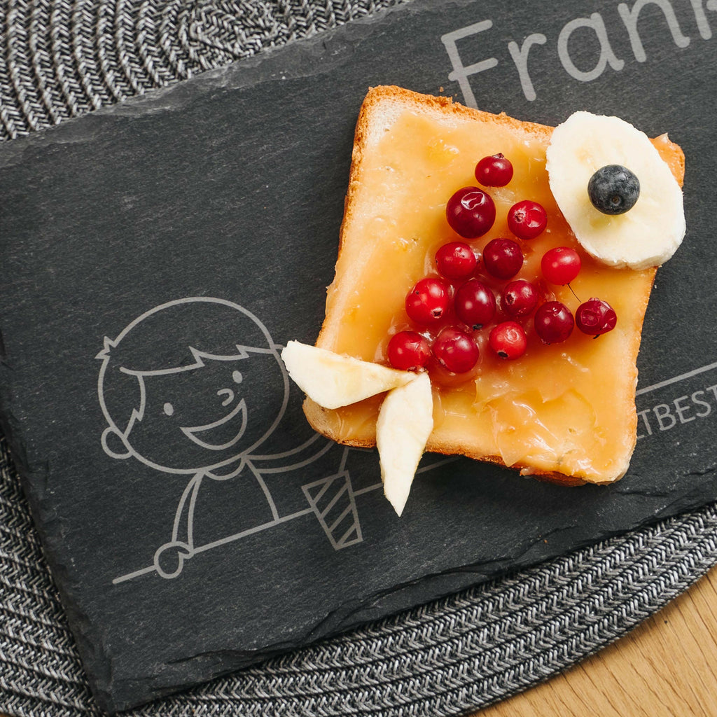 Frühstücksbrettchen für Kinder mit Gravur  - Personalisiert mit Namen - Mittlerer Sohn "Unsere Familie" | Schieferstein - Geschenk von Eltern.