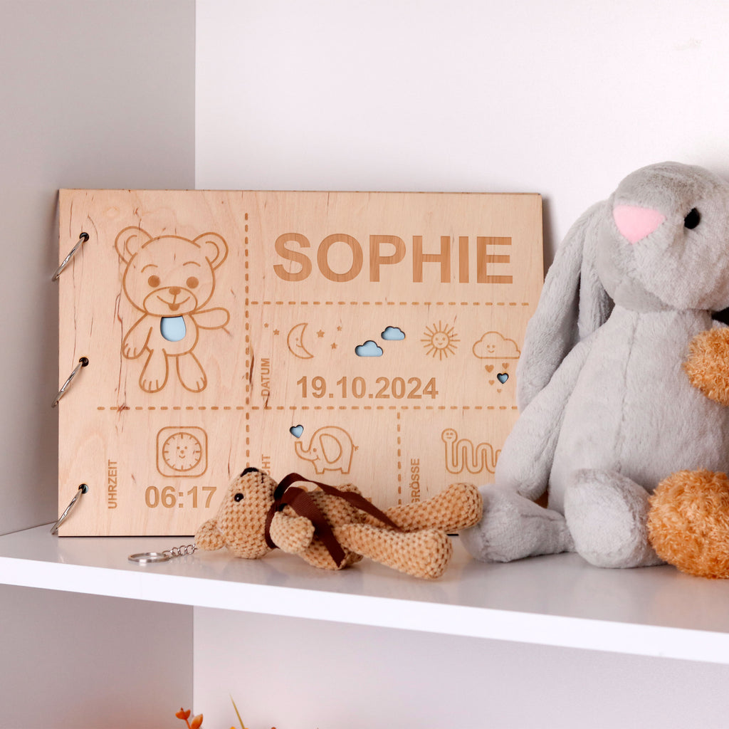 Fotoalbum Baby personalisiert mit Gravur - Gästebuch für Babyparty aus Holz - Teddybär | natur, A4 Format  - Erinnerungsbuch zum Selbstge.