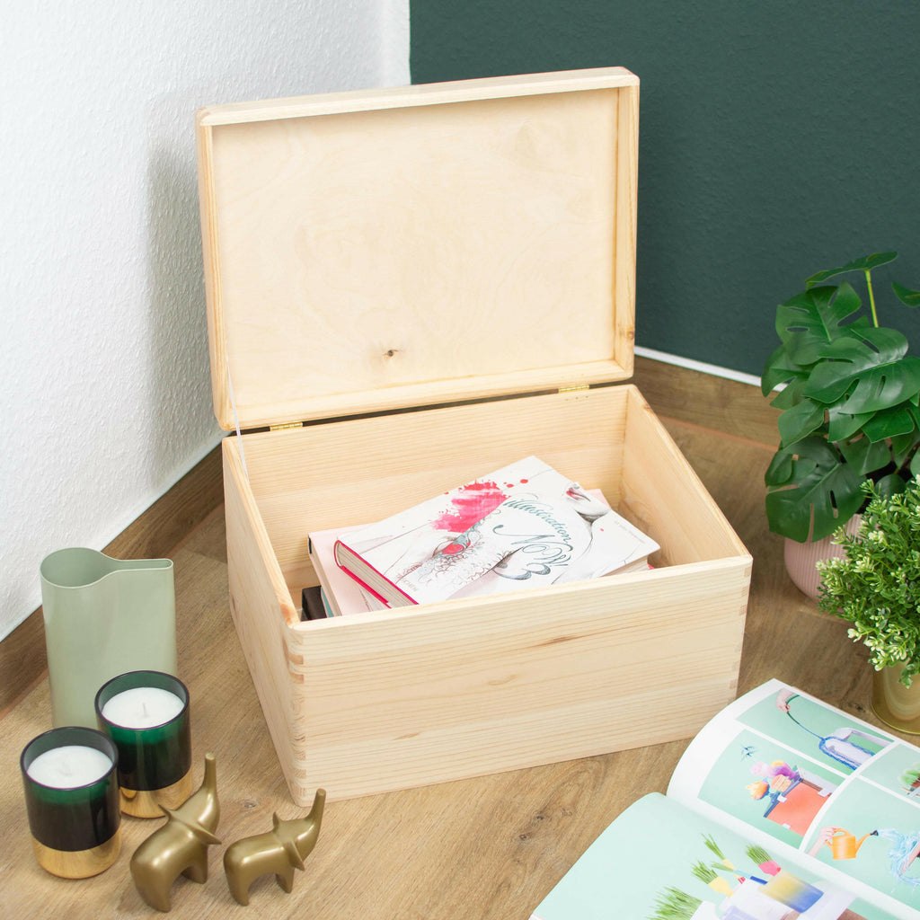 Holzkiste mit Gravur - Personalisiert - Königin Motiv - Natur.