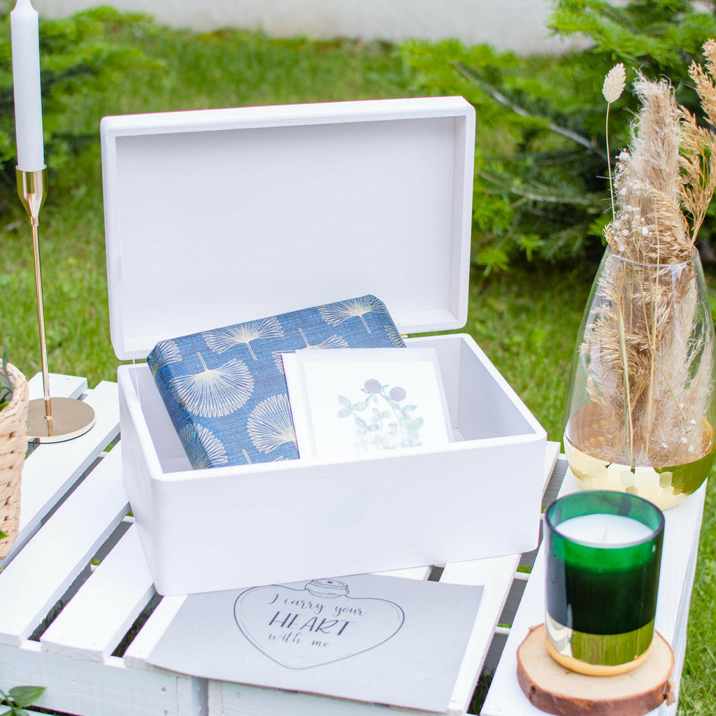 Erinnerungsbox zur Hochzeit - Turteltauben - Hochzeitskiste personalisiert mit Gravur - Holzkiste Weiß, FSC®️ | Erinnerungskiste Holzbox Erinnerung.