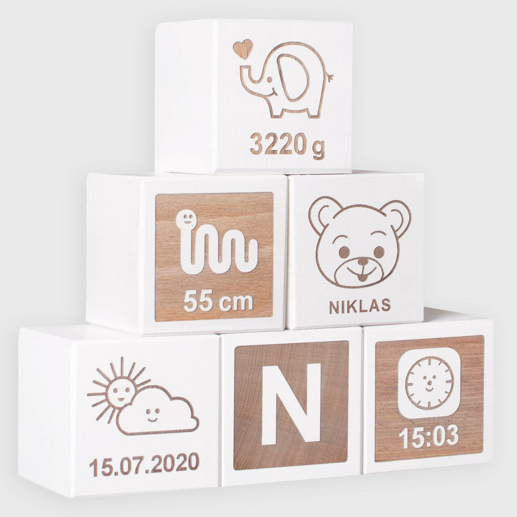 Holzwürfel - Personalisiert mit Namen - Holzspielzeug mit Gravur - 6er Würfel Set - Teddybär - Weiß - Image 1