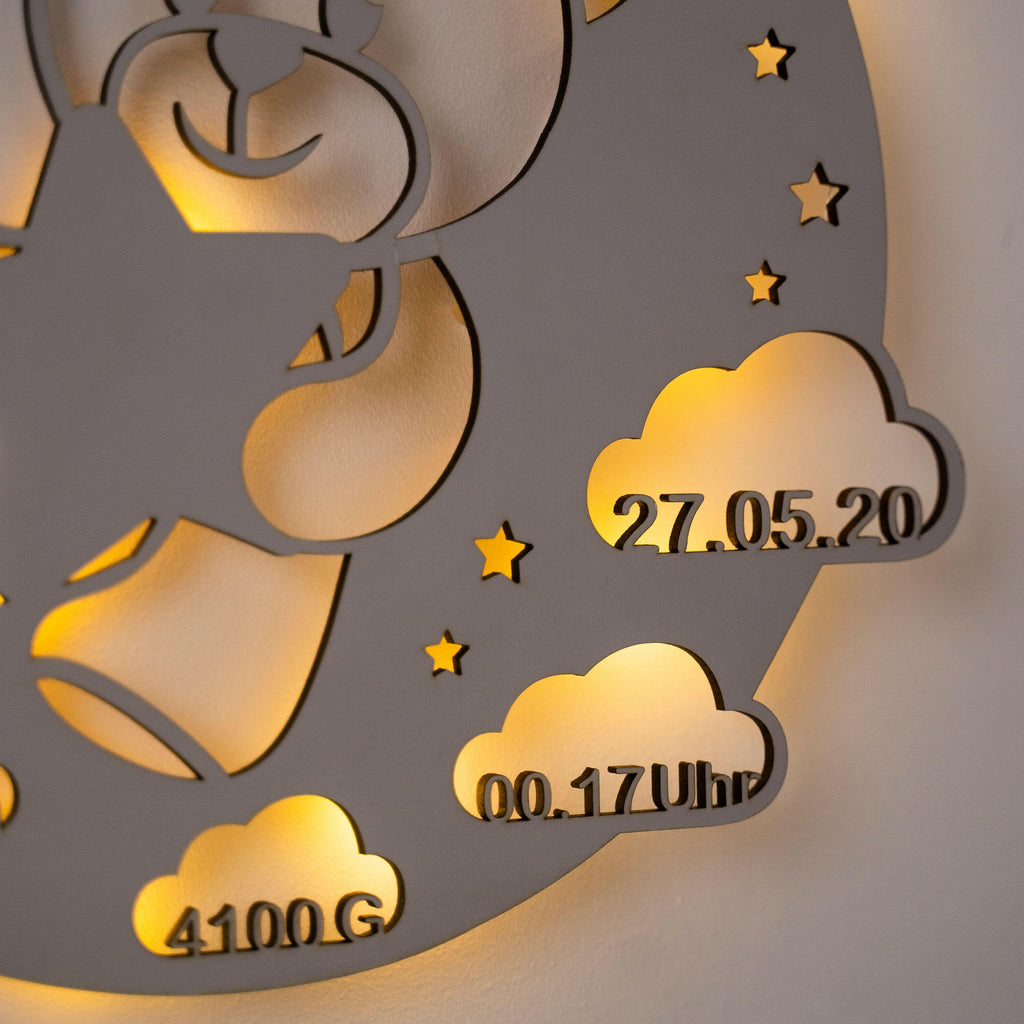 Schlummerlicht Baby mit Namen - Kinder Nachtlicht Personalisiert -  Bär & Mond | LED Holz Lampe.