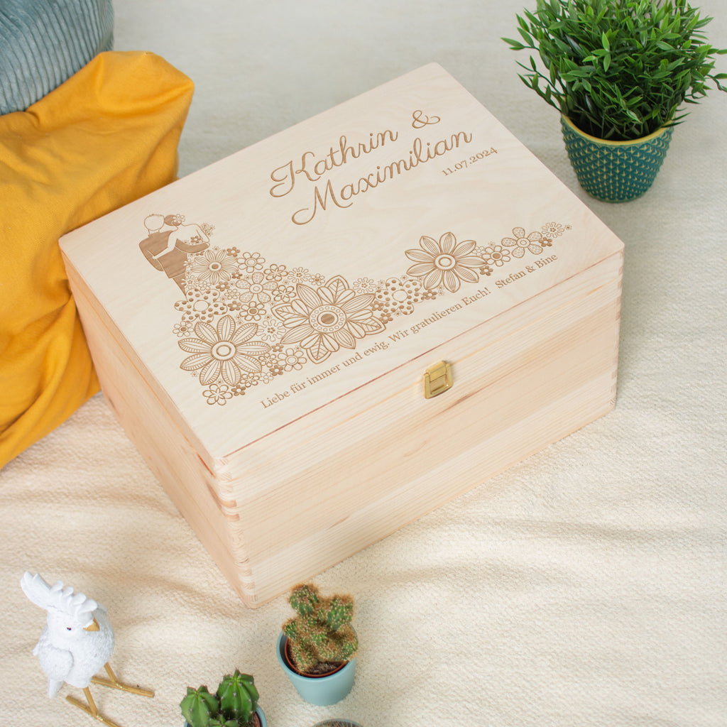 Erinnerungsbox zur Hochzeit - Blumenkleid - Hochzeitskiste personalisiert mit Gravur, Holzkiste Natur, FSC® - Image 11