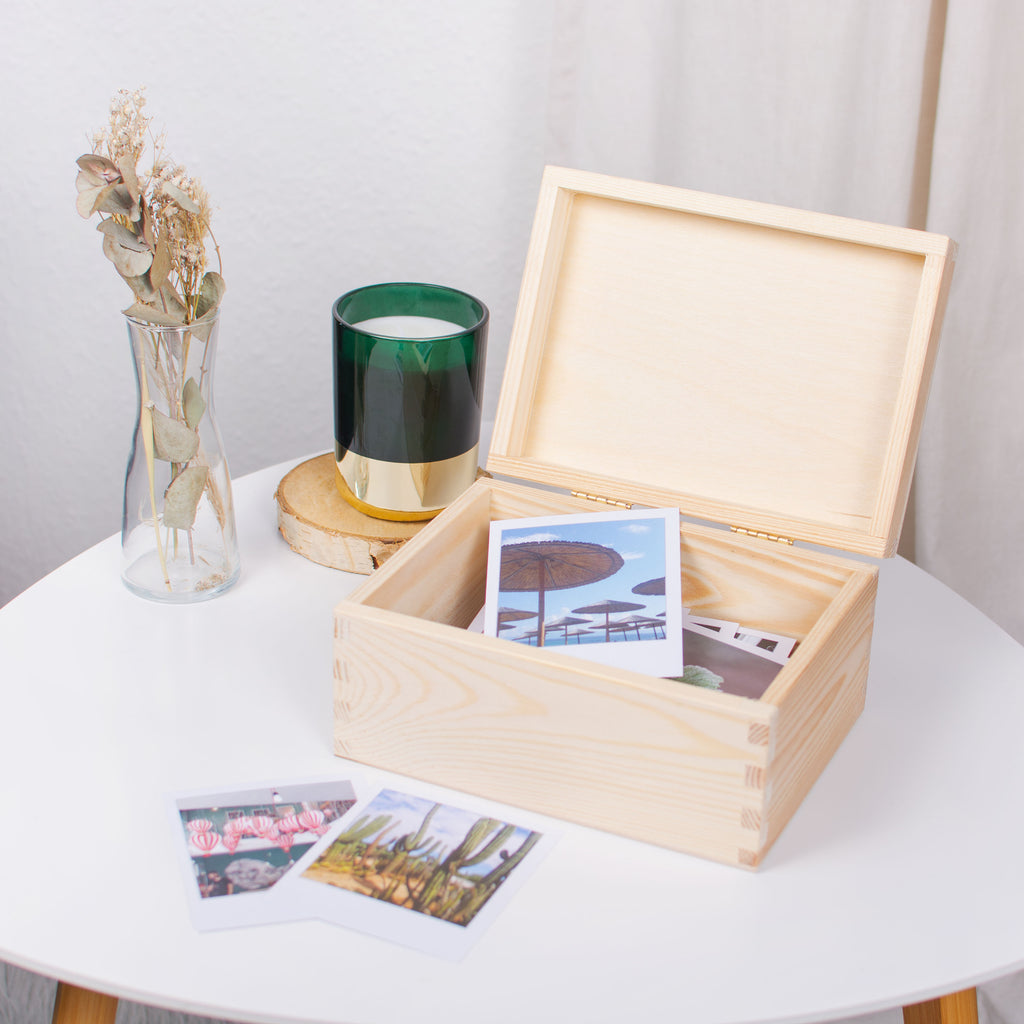 Erinnerungsbox Personalisiert mit Wunschtext Gravur - Geschenkkiste & Holzbox | Natur Holz Kiste FSC® - Holzkiste mit Deckel & Wunschgravur.