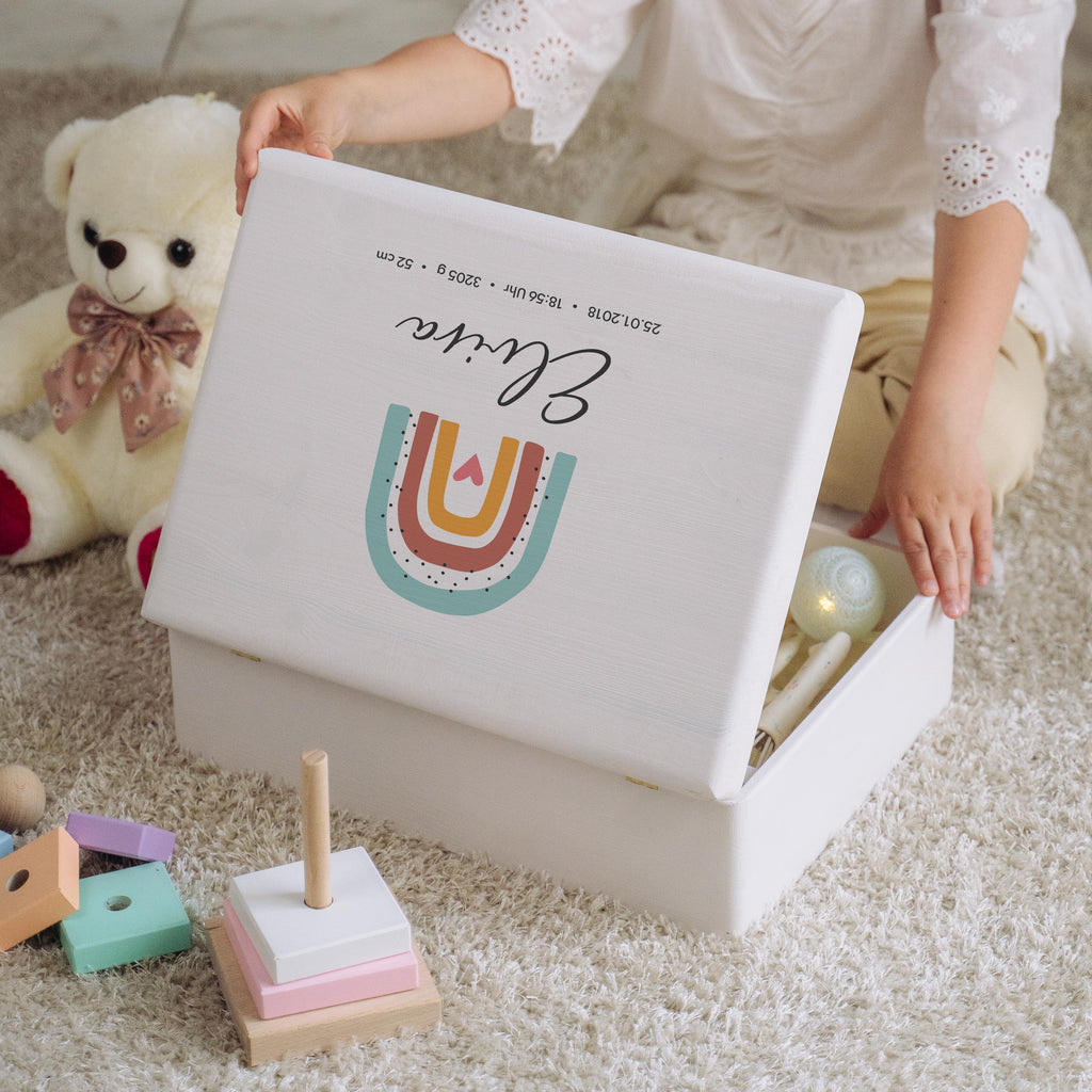 Erinnerungsbox für Baby - Regenbogen & Name - Holzkiste zur Geburt - Weß, FSC®️ | Personalisierte Erinnerungskiste als Geschenk, Babykiste - M & L.