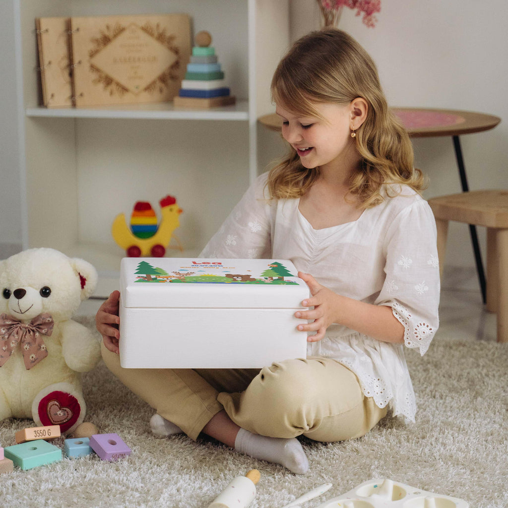 Erinnerungskiste für Baby - Personalisiert - Waldtiere Motiv - Weiß.