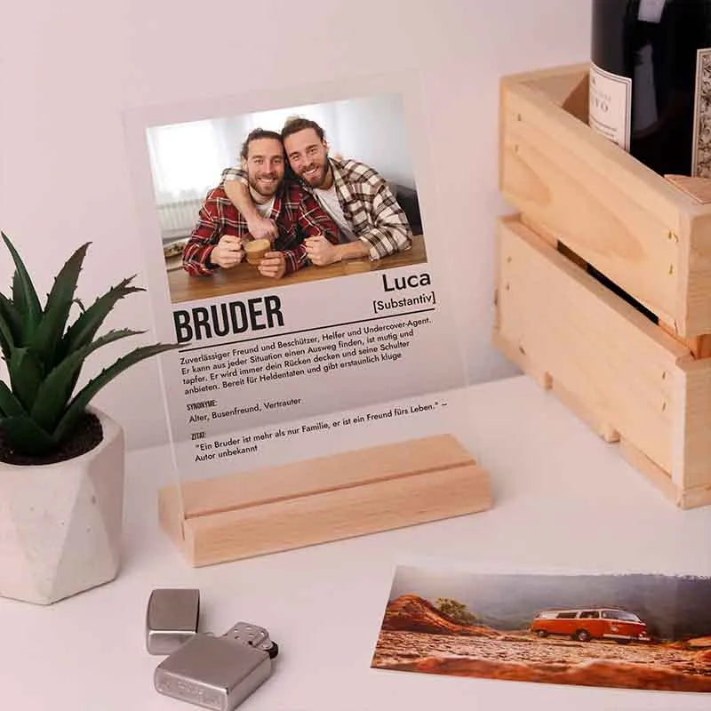 Design Glas Bild mit Foto Acrylglas & Drei Holzsockel | Definition Bruder - Image 2