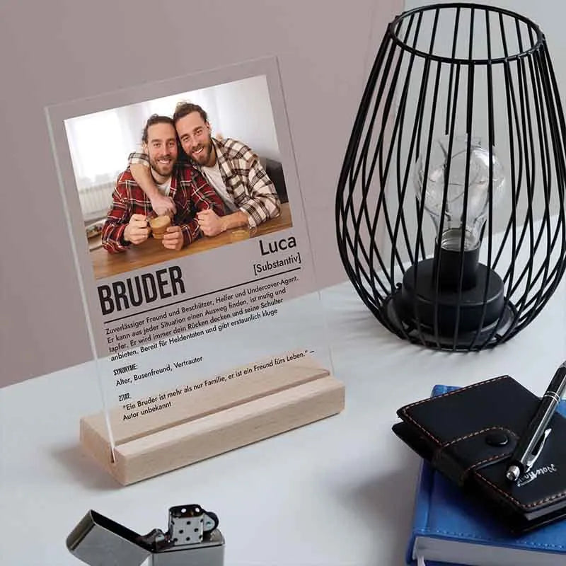 Design Glas Bild mit Foto Acrylglas & Drei Holzsockel | Definition Bruder - Image 7