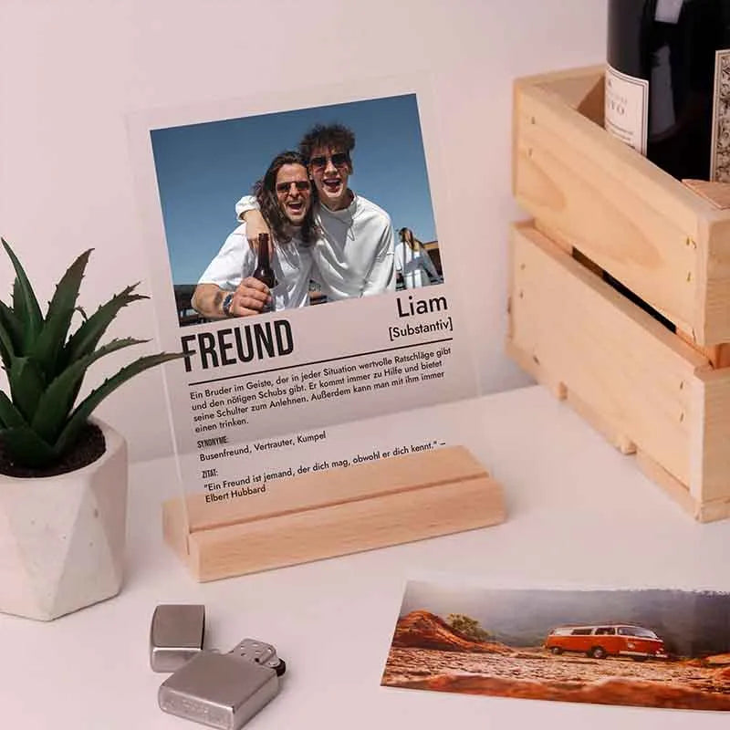 Design Glas Bild mit Foto Acrylglas & Drei Holzsockel | Definition Freund - Image 2