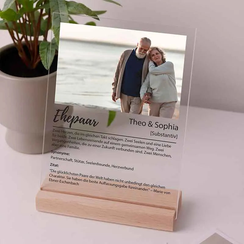 Design Glas Bild mit Foto Acrylglas & Drei Holzsockel | Definition Ehepaar - Image 8