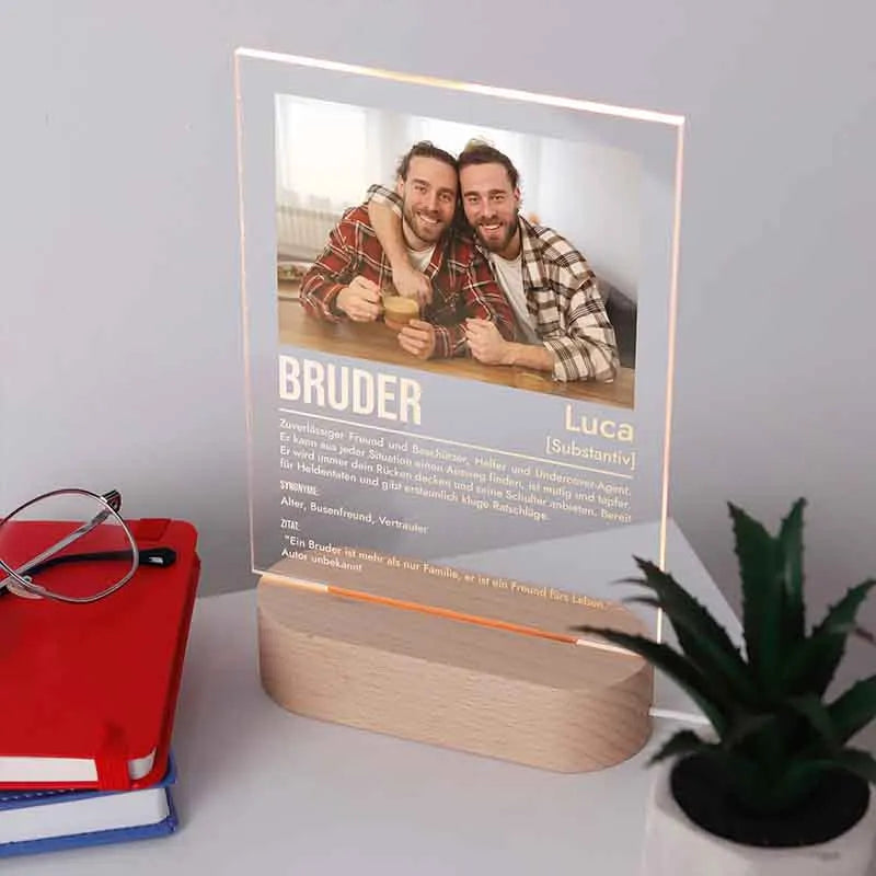 Design Glas Bild mit Foto Acrylglas & Drei Holzsockel | Definition Bruder - Image 3