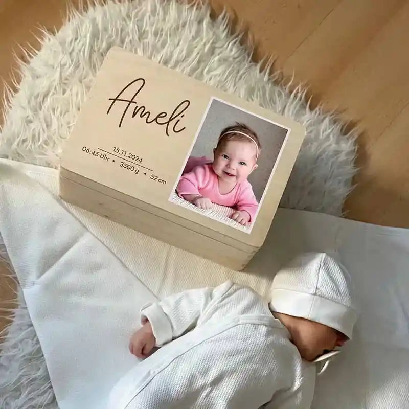 babyfotos aufbewahren Personalisierte Baby Erinnerungsbox mit Foto – Geschenk zur Geburt & Taufe
