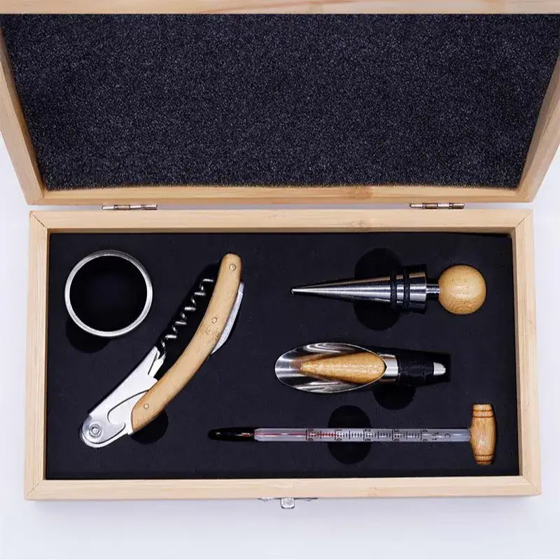 Wein Zubehör Set mit Holz Geschenkbox Personalisiert - Monogramm - Image 4