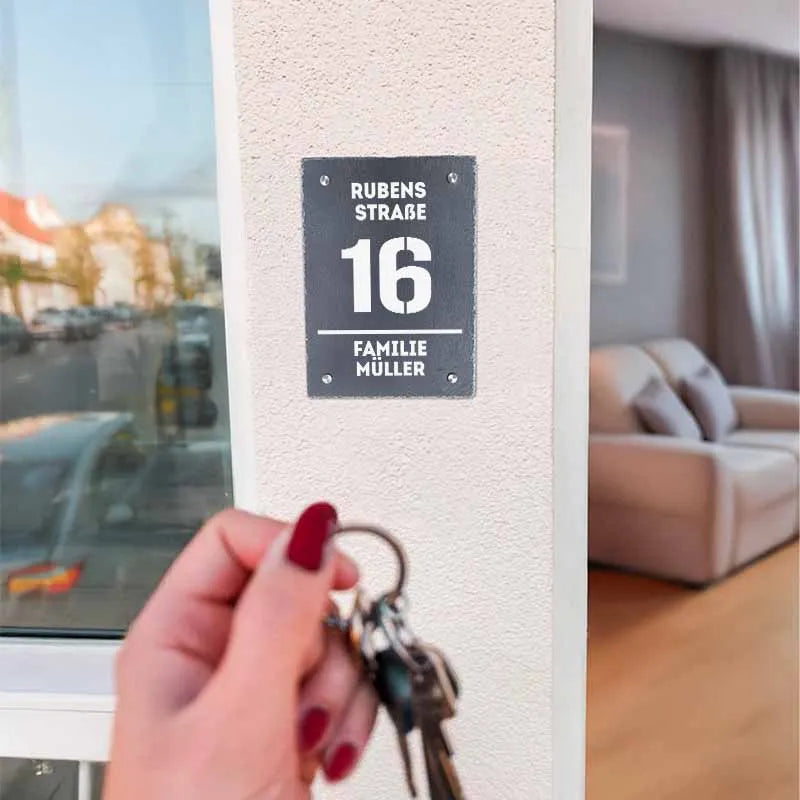 Türschild Personalisiert - Druck mit Familienname & Adresse - Vertikales Hausschild mit Hausnummer - Image 7