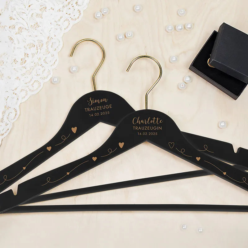 Personalisierter Kleiderbügel zur Hochzeit | Willich in Gold - Weiß/Schwarz - Image 9