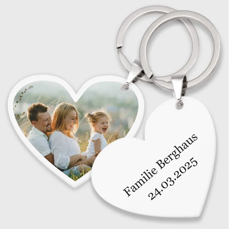 Personalisierter Schlüsselanhänger mit Foto, Widmung | Herzform, Acrylglas - Image 1