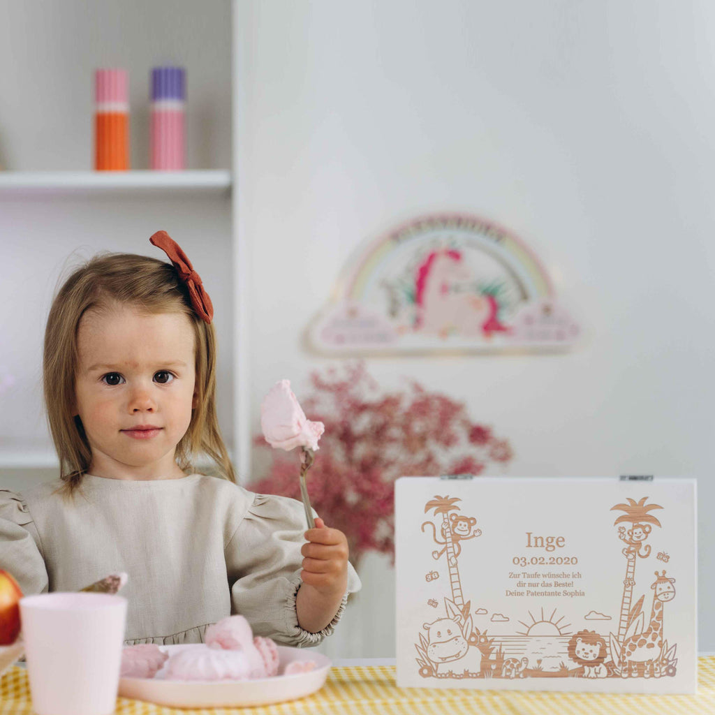 Kinderbesteck mit Namensgravur - Dschungel Gravur - Besteck mit Namen | Taufgeschenk für Kinder - Geschenk zur Taufe für Jungs & Mädchen, weiß Kiste.